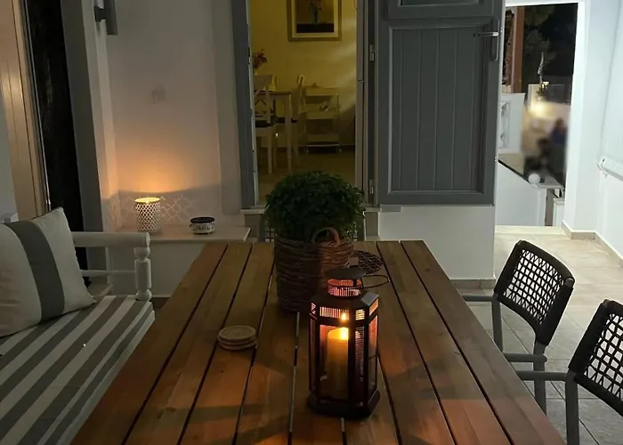 بيت للعطل Faros Anaplioti